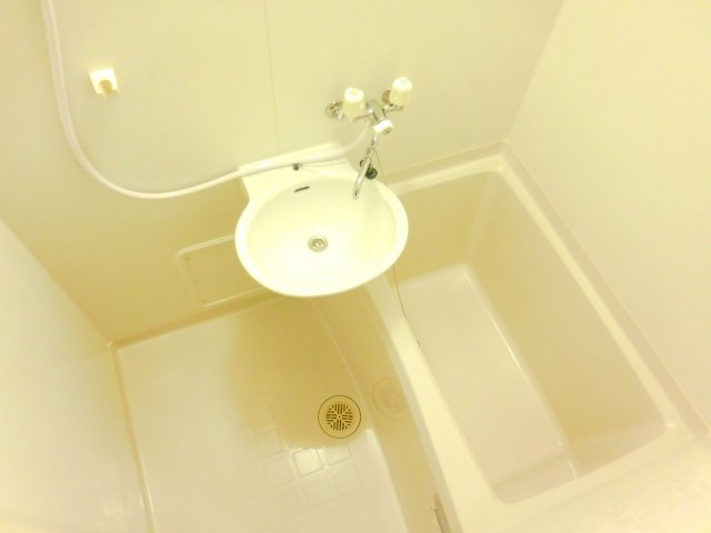 レオパレスミント千里の浴室|同型タイプ