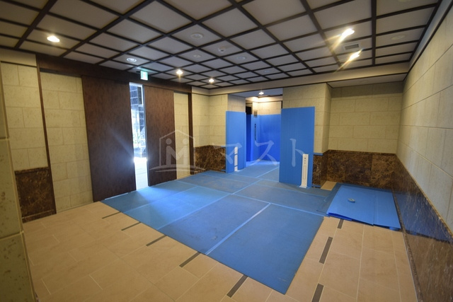 大阪市東成区東小橋２丁目の賃貸マンションのロビー