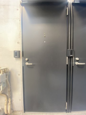 ポルトグランデ目黒かむろ坂の玄関|写真は別区画のものです