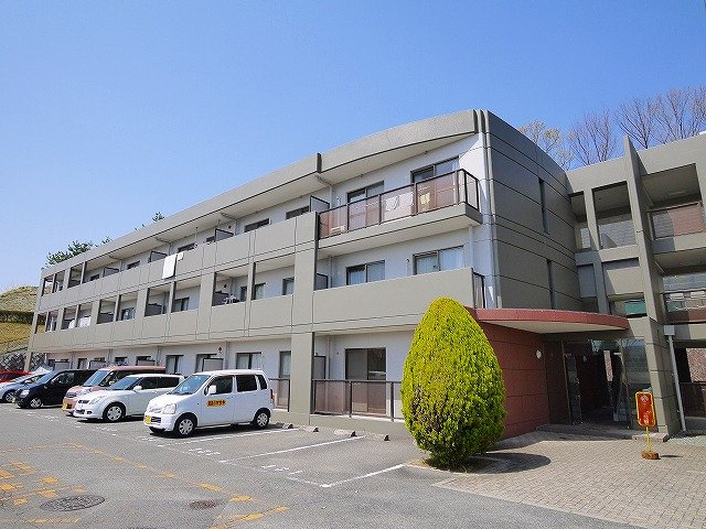 グランドール（木津川台）の外観
