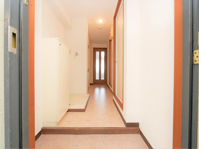 ドミール江戸堀の玄関