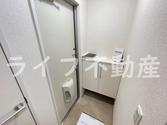 第6ウエスタンハイツの玄関|明るい玄関です