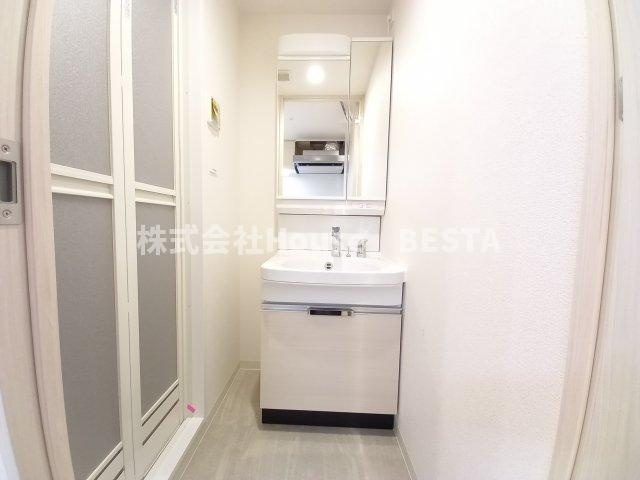 アドバンス神戸レイソレの独立洗面台