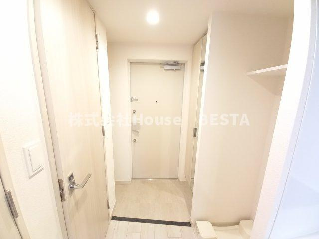 アドバンス神戸レイソレの玄関