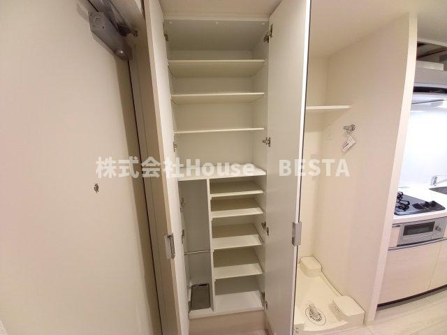 アドバンス神戸レイソレの収納