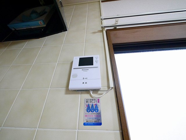 サクラホーム紀寺のセキュリティ|お顔が見えるモニター付きインターホンで安心。