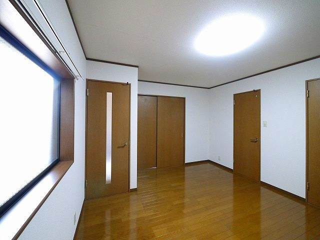 サクラホーム紀寺の洋室|ゆったりした洋室です