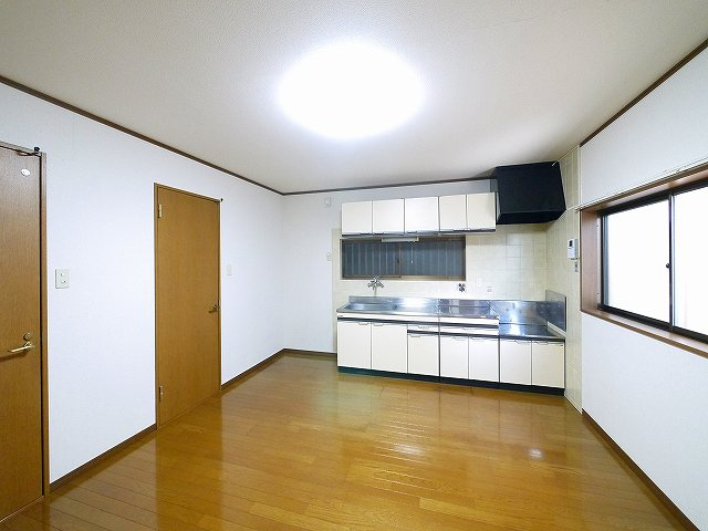 サクラホーム紀寺の居間・リビング|使いやすいリビングです