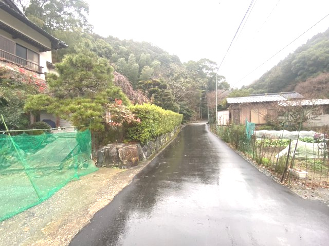 糟屋郡篠栗町大字篠栗 中古戸建の前面道路含む現地写真|敷地の前面道路の様子です。