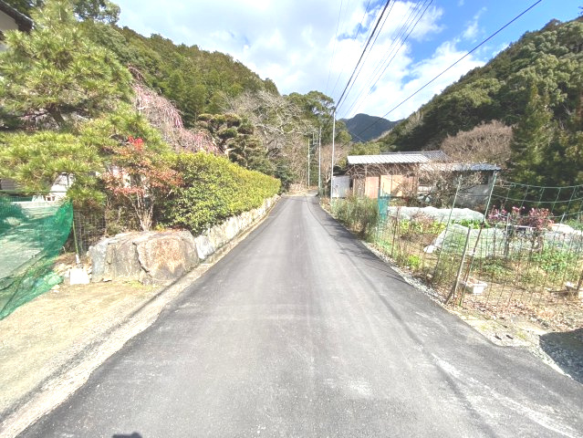 糟屋郡篠栗町大字篠栗 中古戸建の前面道路含む現地写真|前面道路の様子です。
