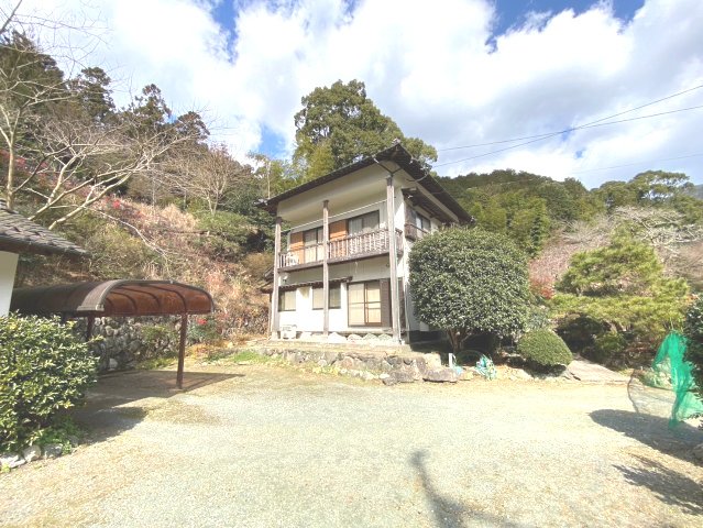 糟屋郡篠栗町大字篠栗 中古戸建の外観|駐車場側からみた外観の様子です！