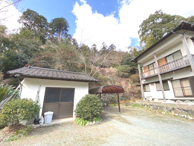 糟屋郡篠栗町大字篠栗 中古戸建の駐車場