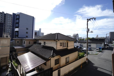 【展望】 | 【上質リノベ】東カングランドマンション広島 | 【四季を感じる】
四季の移ろい・爽やかな青空や風を感じられ
自然を愉しめるパノラマビュー。
毎日の暮らしに余裕を感じさせてくれる、
遮る物の無い開放的な眺望を是非、ご堪能ください。