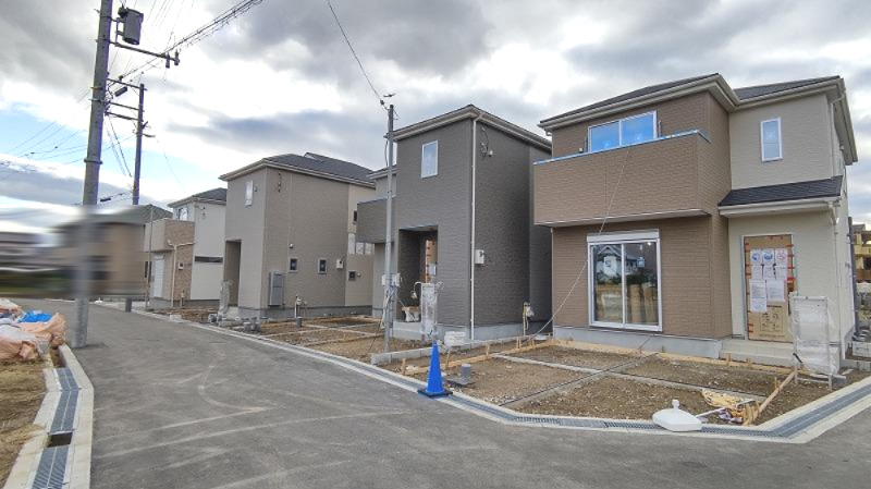 池田市神田２丁目の新築一戸建の前面道路含む現地写真
