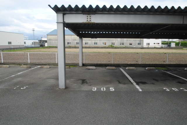 カーサあんとく壱番館の駐車場