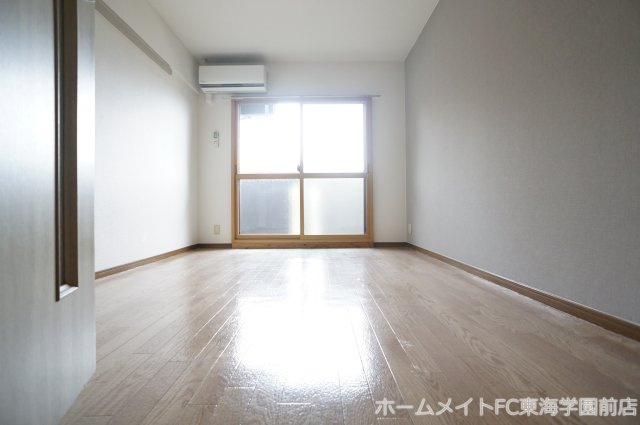 熊本市西区池田４丁目の賃貸マンションの居間・リビング