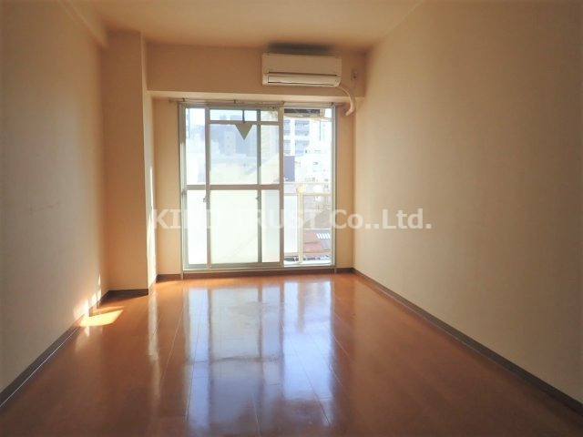 中之島アンフィニの居間・リビング|こちらの居間で趣味の時間をお楽しみください