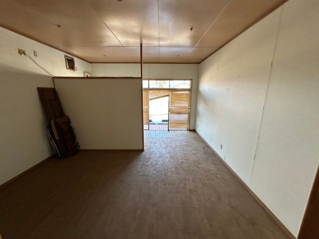 世良田町貸店舗の内装