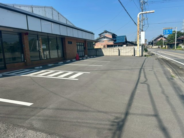 世良田町貸店舗の駐車場