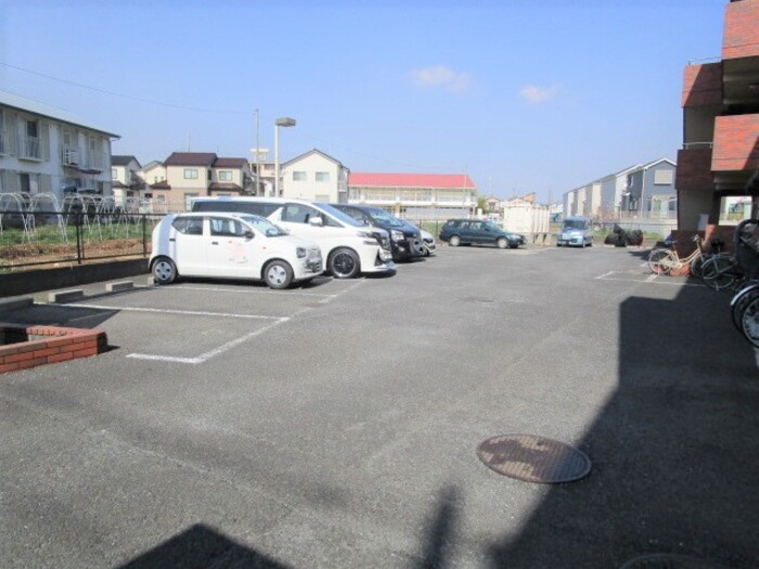 エミネンスNo.2の駐車場