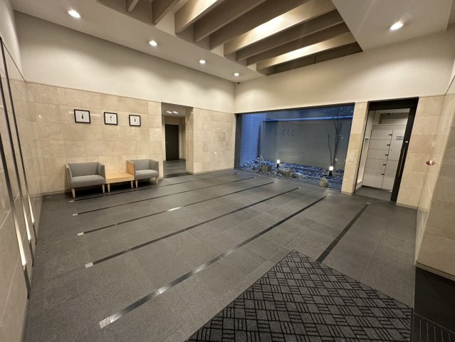 リノベーション済み☆３沿線利用可☆眺望良好１２階部分☆リビング床暖房有り☆エアリアル・シティ四条堀川のエントランス|エントランス