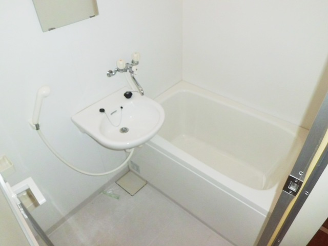 ハイツイフの浴室