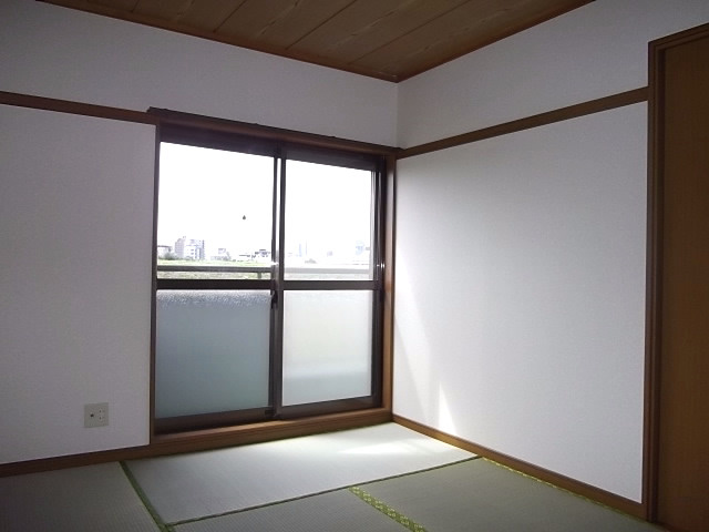 ピア・リバーサイドの和室