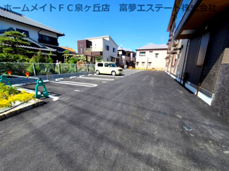 【駐車場】