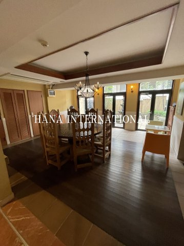 シェ・ルイのロビー