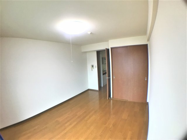 ラフィネ鯉江本町の居間・リビング