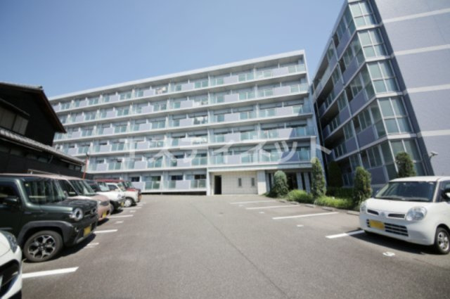 ラフィネ鯉江本町