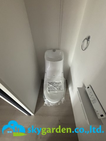 秦野市羽根　中古戸建のトイレ