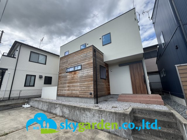 秦野市羽根　中古戸建の外観