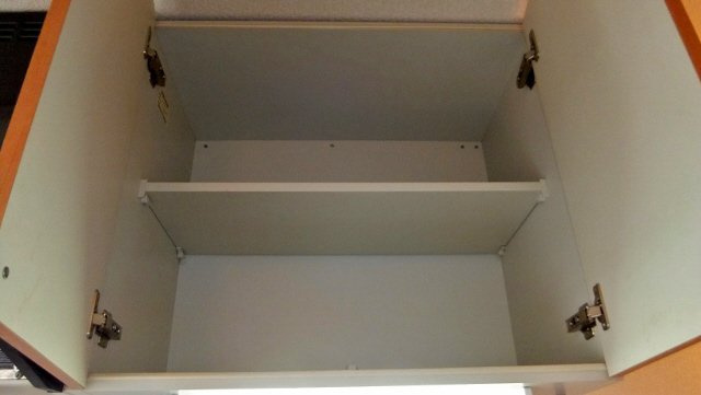 ヴランドールＲＩＯの内装|食器が沢山入ります