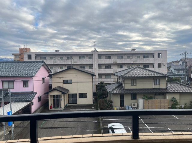 ロアール円山の展望|南向きで目の前に高い建物が無い為、日当たりも十分