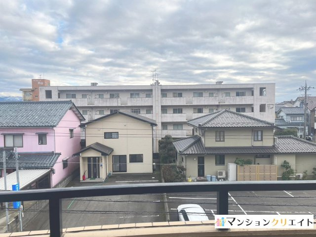 ロアール円山の展望|南向きで目の前に高い建物が無い為、日当たりも十分