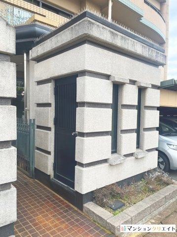 ロアール円山のその他|敷地内にあるゴミステーションもオシャレです
