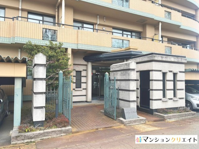 ロアール円山のエントランス|マンションの入り口部分