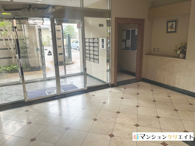 ロアール円山のエントランス