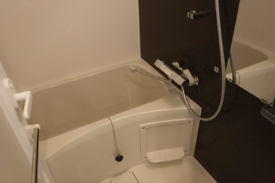 【浴室】 | アルコバレーノ武蔵小杉 | 反転タイプのお部屋の参考写真です。