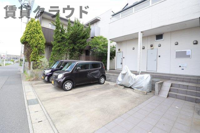 Escada SOGA（エスカーダソガ）の駐車場|車をお持ちの方に嬉しい駐車場付きの物件です