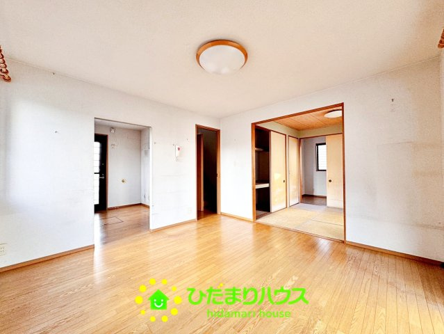 久喜市野久喜　中古一戸建て　の居間・リビング