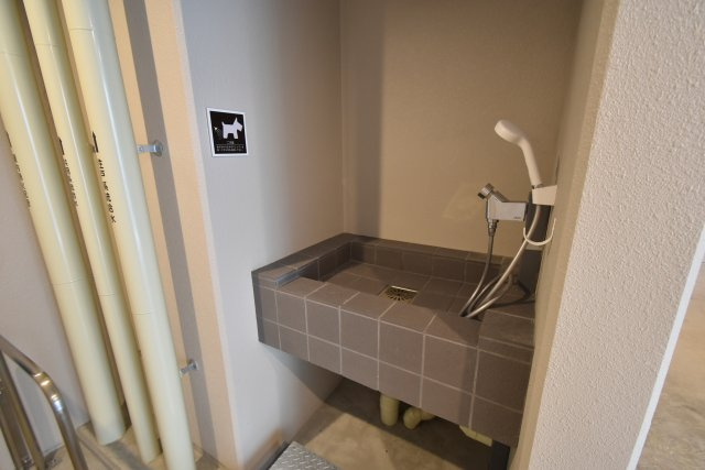 レーベン長岡天神ＣＲＥＳＩＳＴのロビー|駐輪場