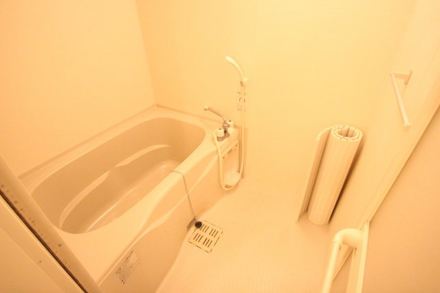 メゾンドゥ長瀬Ⅱの浴室