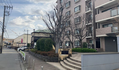 【外観】 | クイーンシティ町田 | マンションの外観は非常に重要なポイントです！外観の善し悪しは資産価値に大きな影響を与えます。外観のいいマンションを購入することで、高値で売却がしやすく、買い手が見つかりやすいというメリットがあります。