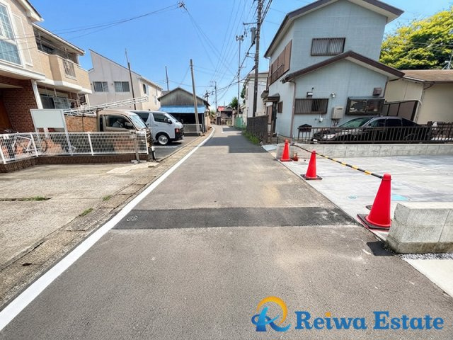 新築戸建　高座郡寒川町田端の前面道路含む現地写真