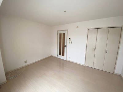 【居間・リビング】 | クレール七隈 | 別号室の写真になります。現況優先。