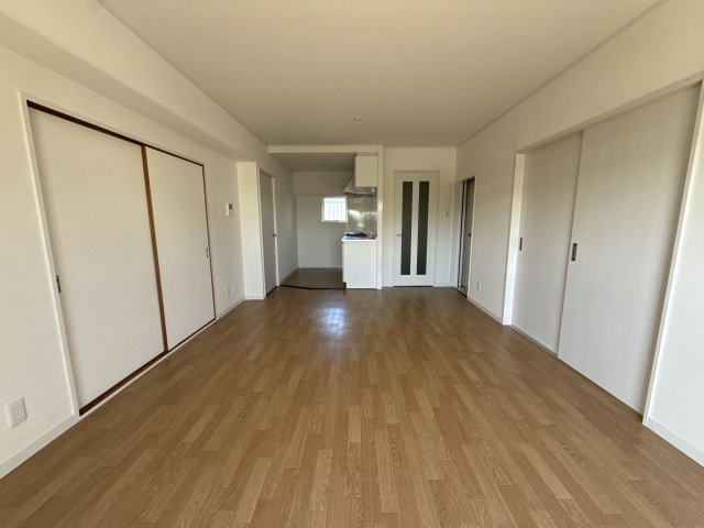 ルネ東辻井の居間・リビング