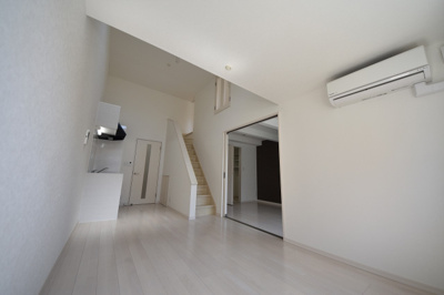 【居間・リビング】 | アトラクティ高宮 | 別号室の写真になります。現況優先。