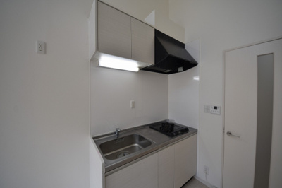 【キッチン】 | アトラクティ高宮 | 別号室の写真になります。現況優先。